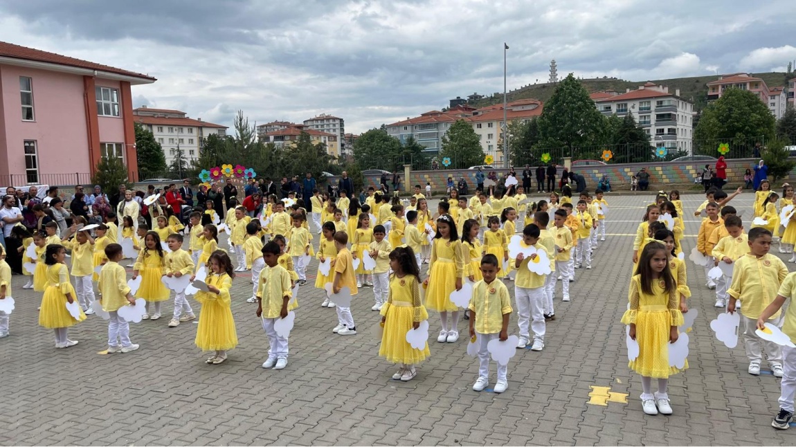 ŞEHİTLER İLKOKULUNDA OKUMA BAYRAMI COŞKUSU